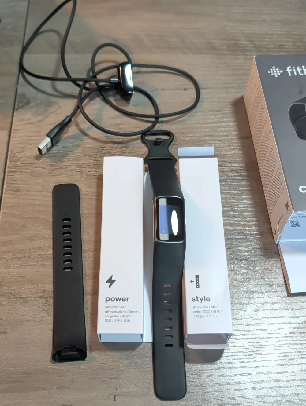 Rarely Used Fitbit Charge 5 Fitness Tracker In Box